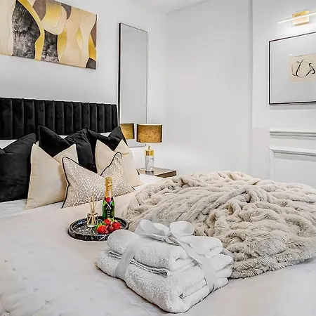 Serene Studio With Garden View - Cozy Retreat For Couples & Solo Travellers London Exterior foto