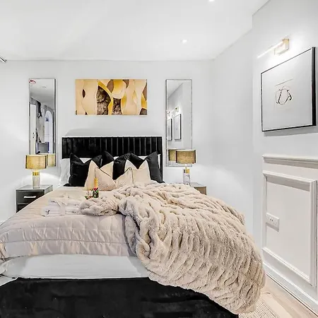 Serene Studio With Garden View - Cozy Retreat For Couples & Solo Travellers London Exterior foto